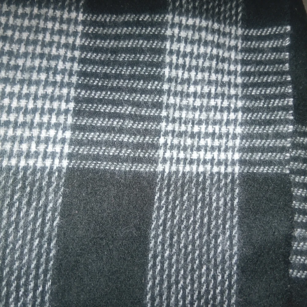 Authentic GIVENCHY Black White Plaid Check Cashme'Scarf Fringe Made In Italy